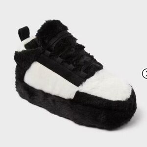 Kids' Journey Sneaker Slippers - Cat & Jack size 2-3 or medium